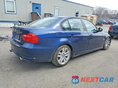 Trzecie zdjęcie samochodu z tyłu: 2011 BMW 335 XI VIN:WBAPL5C54BA921304 - miniatura