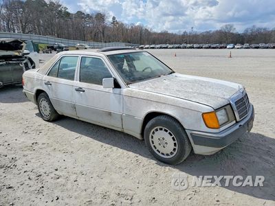 Czwarte zdjęcie samochodu z boku: 1991 MERCEDES-BENZ 300 E 2.6 VIN:WDBEA26D2MB302620 - miniatura