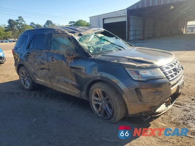 Czwarte zdjęcie samochodu z boku: 2017 FORD EXPLORER XLT VIN:1FM5K7D8XHGA97408 - miniatura