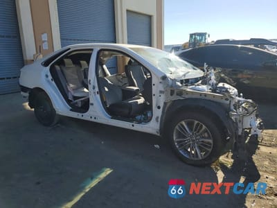 Czwarte zdjęcie samochodu z boku: 2016 TOYOTA CAMRY SE VIN:4T1BF1FK0GU121471 - miniatura