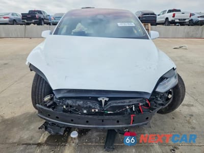Piąte zdjęcie samochodu w środku: 2020 TESLA MODEL X VIN:5YJXCAE29LF281601 - miniatura