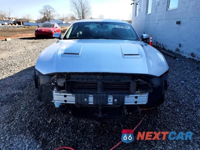 Piąte zdjęcie samochodu w środku: 2019 FORD MUSTANG VIN:1FA6P8TH4K5172579 - miniatura