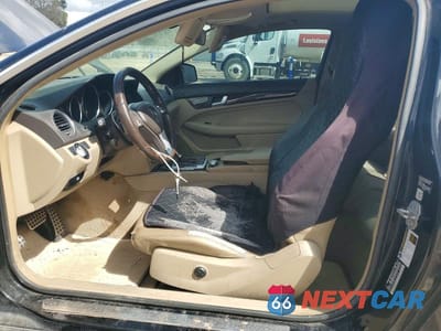 Zdjęcie 7 z 11 samochodu: 2014 MERCEDES-BENZ C 250 VIN:WDDGJ4HB9EG312864 - miniatura