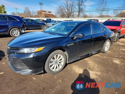 2020 TOYOTA CAMRY LE 4T1C11AK5LU859710 - główne zdjęcie licytacji z USA - miniatura
