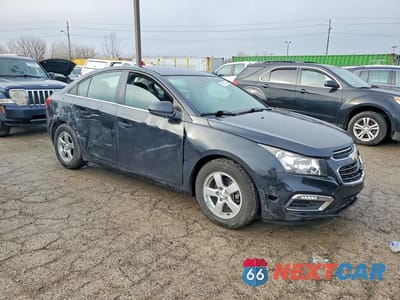 Czwarte zdjęcie samochodu z boku: 2015 CHEVROLET CRUZE LT VIN:1G1PC5SB8F7102883 - miniatura