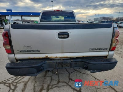 Zdjęcie 6 z 12 samochodu: 2004 CHEVROLET SILVERADO K2500 HEAVY DUTY VIN:1GCHK29U14E390131 - miniatura