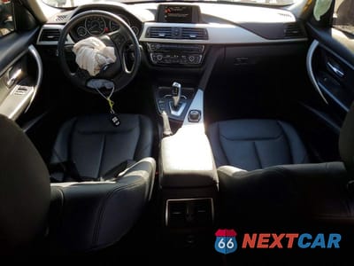 Zdjęcie 8 z 11 samochodu: 2016 BMW 320 XI VIN:WBA8E5G53GNT41518 - miniatura