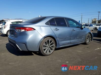 Trzecie zdjęcie samochodu z tyłu: 2020 TOYOTA COROLLA SE VIN:5YFS4RCE0LP048410 - miniatura