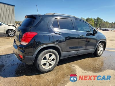 Trzecie zdjęcie samochodu z tyłu: 2020 CHEVROLET TRAX 1LT VIN:KL7CJLSB8LB005804 - miniatura