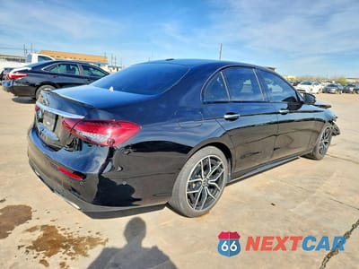 Trzecie zdjęcie samochodu z tyłu: 2022 MERCEDES-BENZ E 350 VIN:W1KZF8DB0NB087688 - miniatura