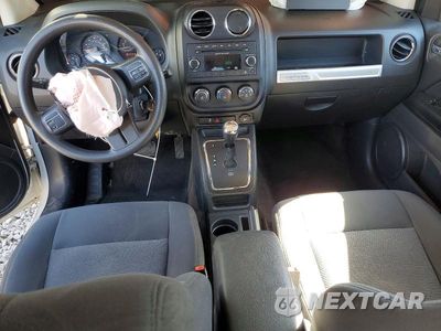 Zdjęcie 8 z 13 samochodu: 2015 JEEP COMPASS SPORT VIN:1C4NJDBB8FD248166 - miniatura