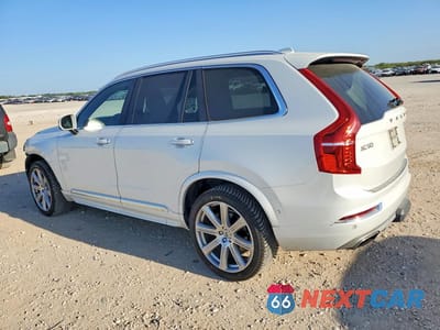 Drugie zdjęcie samochodu z przodu: 2017 VOLVO XC90 T6 VIN:YV4A22PL2H1184080 - miniatura