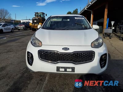 Piąte zdjęcie samochodu w środku: 2018 KIA SPORTAGE LX VIN:KNDPMCAC4J7401234 - miniatura