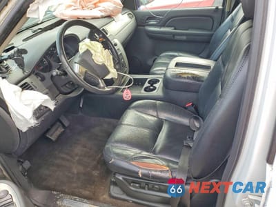 Zdjęcie 8 z 14 samochodu: 2007 CHEVROLET SUBURBAN C1500 VIN:3GNFC16J27G315614 - miniatura