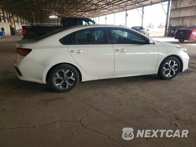 Trzecie zdjęcie samochodu z tyłu: 2020 KIA FORTE LXS VIN:3KPF24AD5LE235034 - miniatura