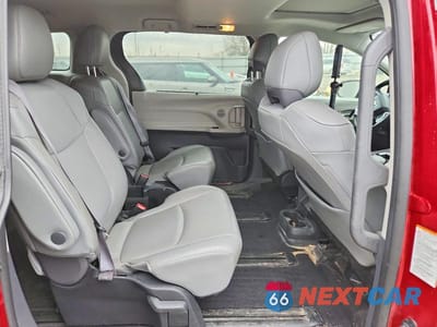 Zdjęcie 11 z 12 samochodu: 2022 TOYOTA SIENNA XLE 7-PASSENGER VIN:5TDJRKEC7NS089711 - miniatura