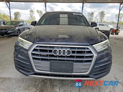 Piąte zdjęcie samochodu w środku: 2019 AUDI Q5 PREMIUM VIN:WA1ANAFY0K2087800 - miniatura