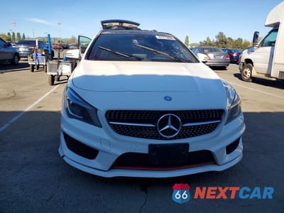 Piąte zdjęcie samochodu w środku: 2015 MERCEDES-BENZ CLA 250 VIN:WDDSJ4EB9FN284429 - miniatura