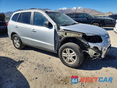 Czwarte zdjęcie samochodu z boku: 2010 HYUNDAI SANTA FE GLS VIN:5NMSGDAB3AH363776 - miniatura