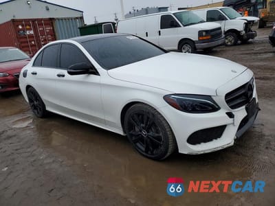 Czwarte zdjęcie samochodu z boku: 2017 MERCEDES-BENZ C 300 4MATIC VIN:55SWF4KB2HU204146 - miniatura