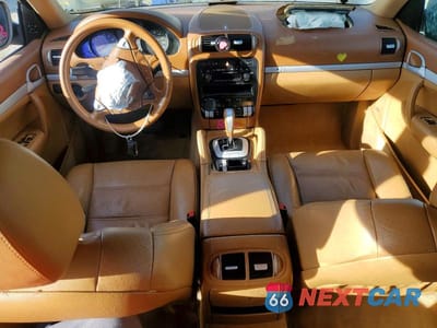 Zdjęcie 8 z 13 samochodu: 2005 PORSCHE CAYENNE VIN:WP1AA29P65LA23168 - miniatura