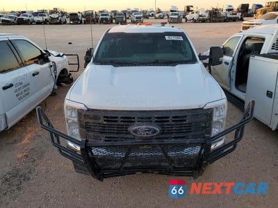 Piąte zdjęcie samochodu w środku: 2024 FORD F350 SUPER DUTY UTILITY / SERVICE TRUCK VIN:1FT8X3BA9REC90244 - miniatura