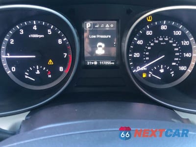 Zdjęcie 8 z 10 samochodu: 2017 HYUNDAI SANTA FE SPORT VIN:5NMZUDLB0HH023306 - miniatura