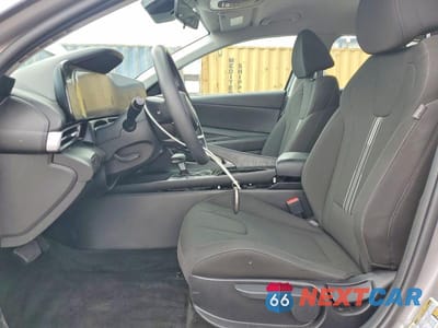 Zdjęcie 7 z 13 samochodu: 2024 HYUNDAI ELANTRA HYBRID BLUE VIN:KMHLM4DJXRU118182 - miniatura
