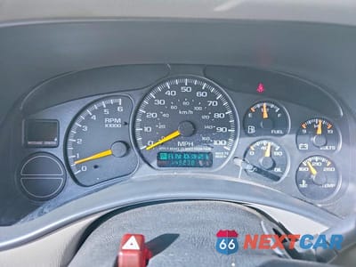 Zdjęcie 9 z 12 samochodu: 2000 GMC YUKON XL K1500 VIN:3GKFK16TXYG200911 - miniatura