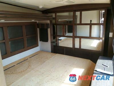 Piąte zdjęcie samochodu w środku: 2019 JAYCO SLIDE IN VIN:1UJCJ0BV2K1LL0223 - miniatura