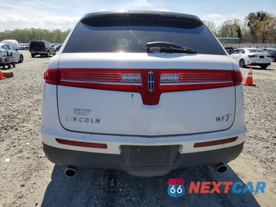 Zdjęcie 6 z 13 samochodu: 2010 LINCOLN MKT VIN:2LMHJ5FR6ABJ04754 - miniatura