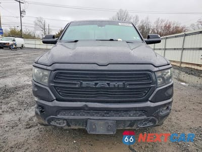 Piąte zdjęcie samochodu w środku: 2019 RAM 1500 BIG HORN VIN:1C6SRFFT6KN614177 - miniatura