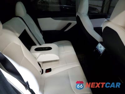 Zdjęcie 10 z 12 samochodu: 2026 TESLA MODEL Y VIN:7SAYGDEEXTF362386 - miniatura