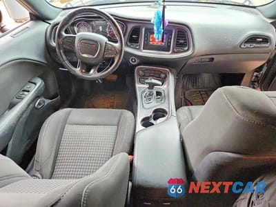 Zdjęcie 8 z 13 samochodu: 2016 DODGE CHALLENGER SXT VIN:2C3CDZAG2GH131751 - miniatura