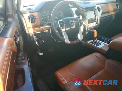 Zdjęcie 8 z 11 samochodu: 2017 TOYOTA TUNDRA 1794 EDITION VIN:5TFGW5F17HX221642 - miniatura