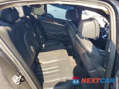 Zdjęcie 10 z 13 samochodu: 2019 BMW M550XI VIN:WBAJB9C50KB464629 - miniatura