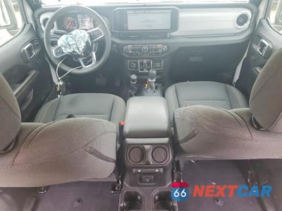 Zdjęcie 8 z 12 samochodu: 2025 JEEP WRANGLER SAHARA VIN:1C4PJXEN4SW506035 - miniatura