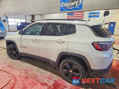 Drugie zdjęcie samochodu z przodu: 2020 JEEP COMPASS LATITUDE VIN:3C4NJDBB2LT164236 - miniatura