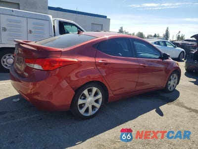 Trzecie zdjęcie samochodu z tyłu: 2013 HYUNDAI ELANTRA LIMITED VIN:5NPDH4AE1DH352542 - miniatura