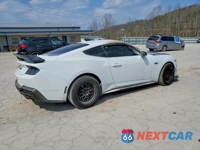Trzecie zdjęcie samochodu z tyłu: 2024 FORD MUSTANG GT VIN:1FA6P8CF9R5435464 - miniatura