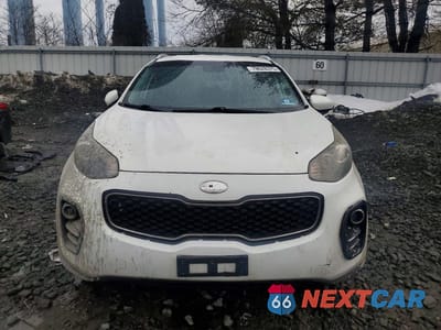 Piąte zdjęcie samochodu w środku: 2017 KIA SPORTAGE LX VIN:KNDPMCAC1H7160226 - miniatura