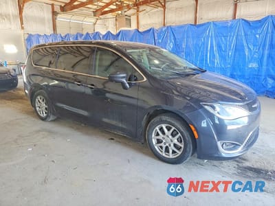 Czwarte zdjęcie samochodu z boku: 2020 CHRYSLER PACIFICA TOURING VIN:2C4RC1FG1LR192144 - miniatura