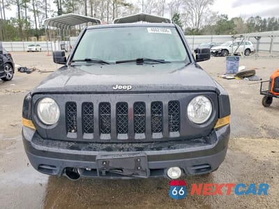 Piąte zdjęcie samochodu w środku: 2014 JEEP PATRIOT LATITUDE VIN:1C4NJPFB3ED667116 - miniatura