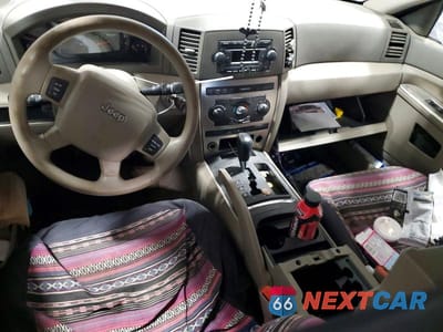 Zdjęcie 8 z 13 samochodu: 2005 JEEP GRAND CHEROKEE LAREDO VIN:1J4HS48N05C536760 - miniatura