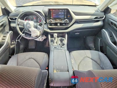 Zdjęcie 8 z 14 samochodu: 2021 TOYOTA HIGHLANDER LE VIN:5TDBZRBH1MS145685 - miniatura