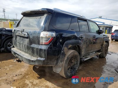 Trzecie zdjęcie samochodu z tyłu: 2016 TOYOTA 4RUNNER SR5 VIN:JTEBU5JR6G5351916 - miniatura