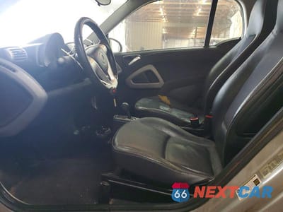 Zdjęcie 7 z 11 samochodu: 2008 SMART FORTWO PURE VIN:WMEEJ31X38K150752 - miniatura