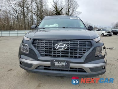 Piąte zdjęcie samochodu w środku: 2022 HYUNDAI VENUE SE VIN:KMHRB8A31NU160392 - miniatura