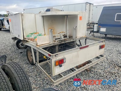 Drugie zdjęcie samochodu z przodu: 2018 CHEVROLET 3500 UTILITY / SERVICE TRUCK VIN:54DCDW1B8JS811499 - miniatura