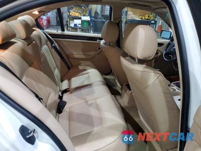 Zdjęcie 10 z 12 samochodu: 2005 BMW 325 I VIN:WBAEV334X5KX12290 - miniatura
